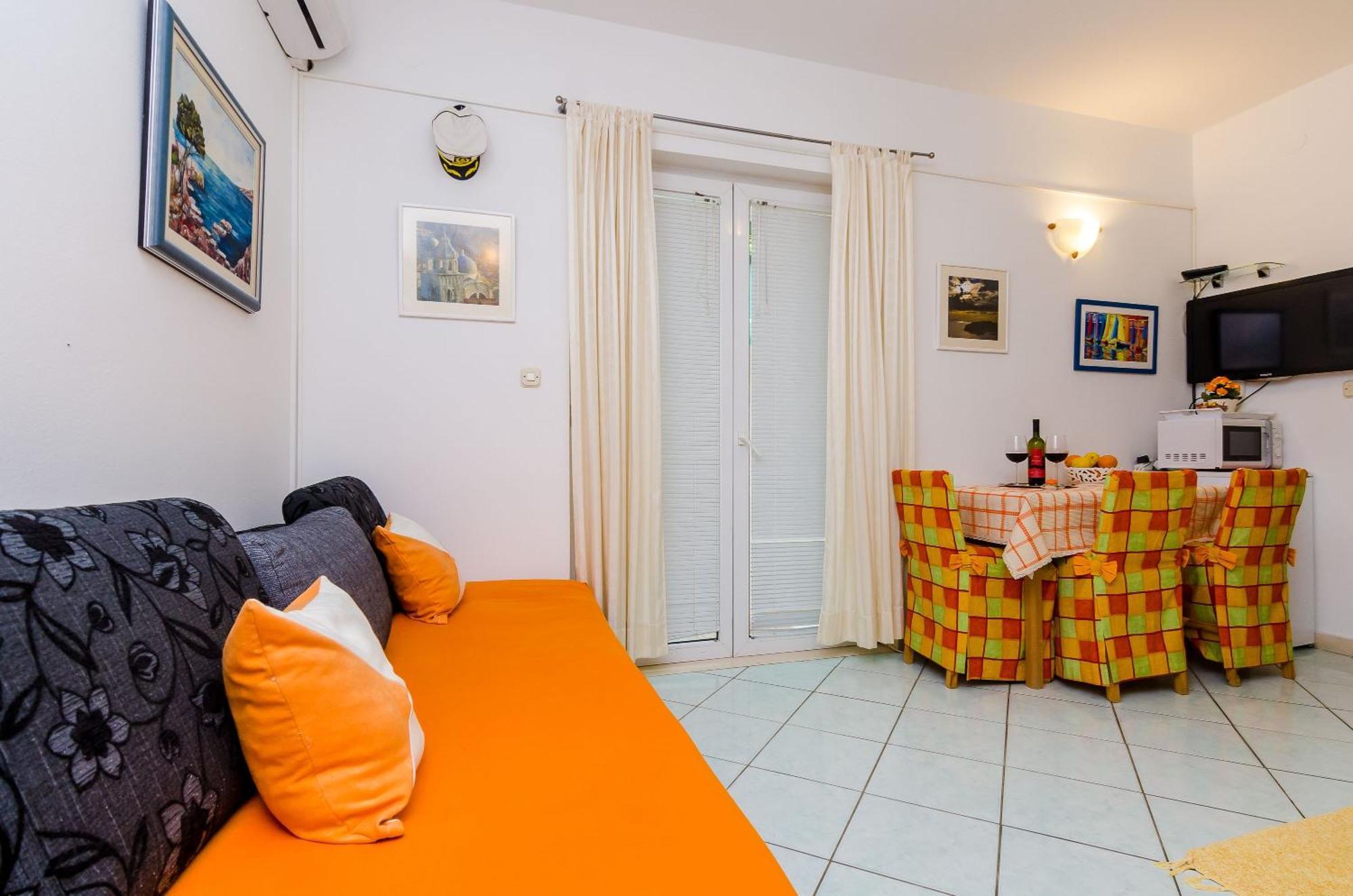 Captain Apartment